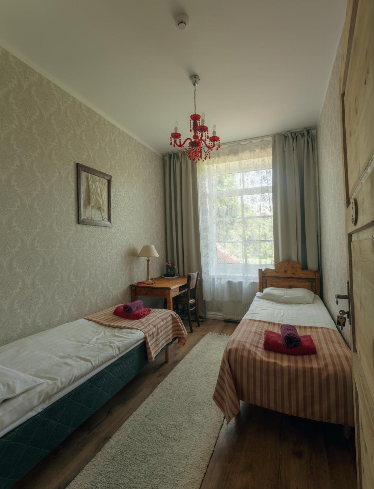 Guesthouse Kadrina Mois Exterior photo